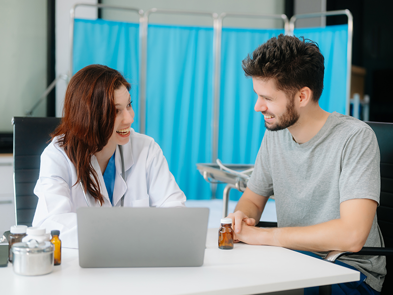 Il Medico Competente in Azienda: Ruolo Cruciale e Obblighi per la Sorveglianza Sanitaria